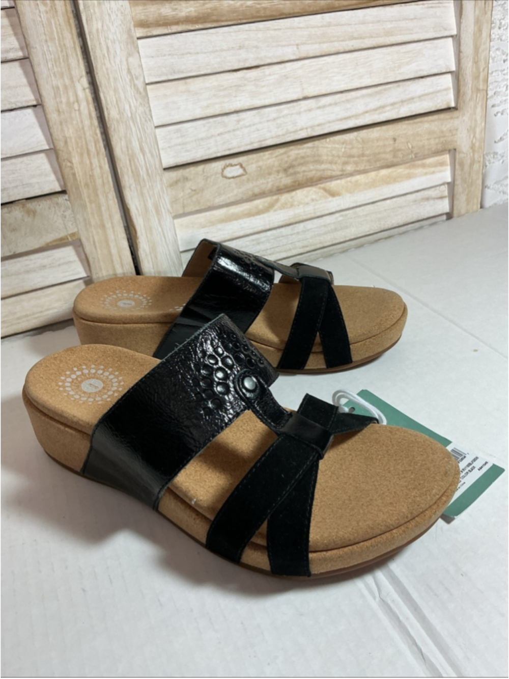 Revitaling Black Sandals Size 8.5 D Wide In New Condition